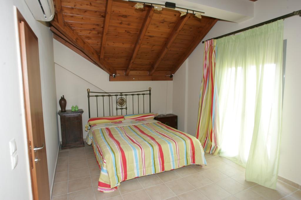 Ερωφίλη Villas Λουρδάτα Δωμάτιο φωτογραφία